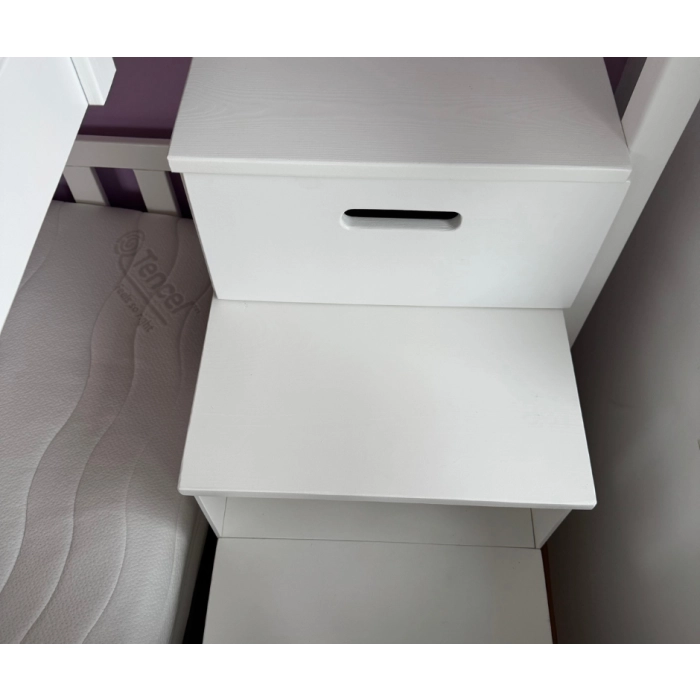 Funkcjonalne łóżko piętrowe ze schodami do pokoju rodzeństwa